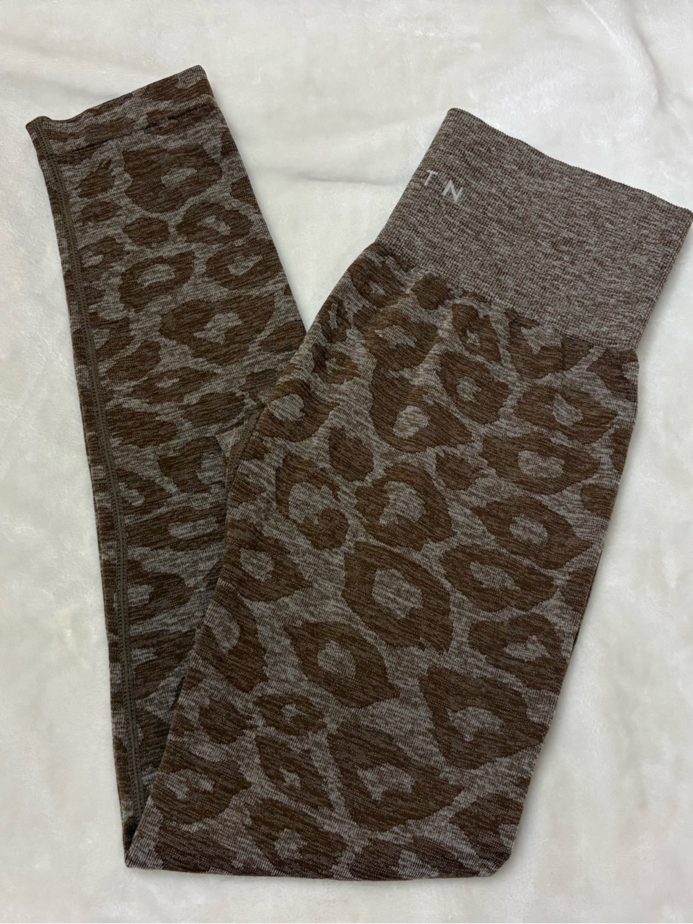 NVGTN Mocha Leopard Seamless Leggings Small High Waisted Gym Workout Athleisure - Picture 3 of 6
